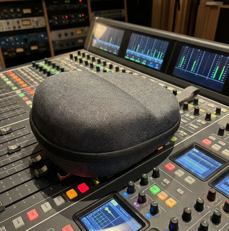 Housse de transport rigide fournie avec le casque STUDIO Audiophony